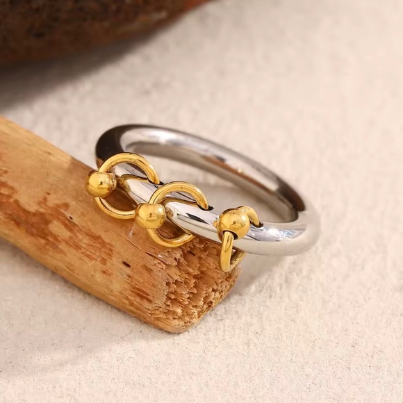 Jewelry - Gold & Silver Chain Accent Women’s Ring
